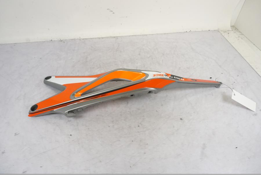 Höger sida pÄ Bakram frÄn en KTM 790 Duke -2018 motorcykel.