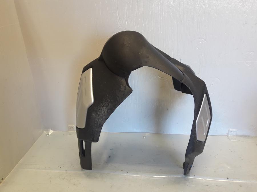 Framsidan på Magkåpa från en Suzuki DL 1000 -2018 motorcykel.