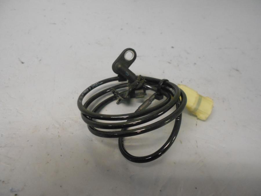 Baksidan på ABS givare från en Triumph Tiger 800 -2016 motorcykel.