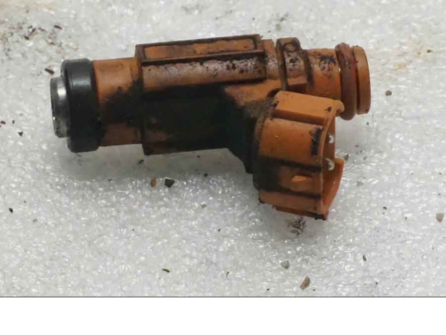 Framsidan på Spridare från en Suzuki SV 650 -2006 motorcykel.