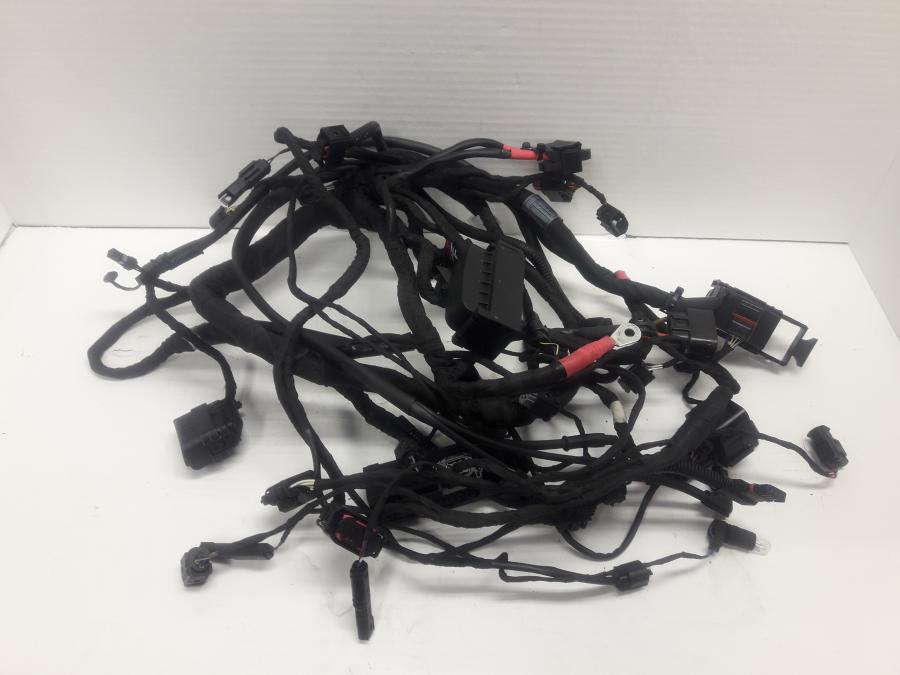 Framsidan på Kabelstam från en BMW R 1250 RS -2020 motorcykel.