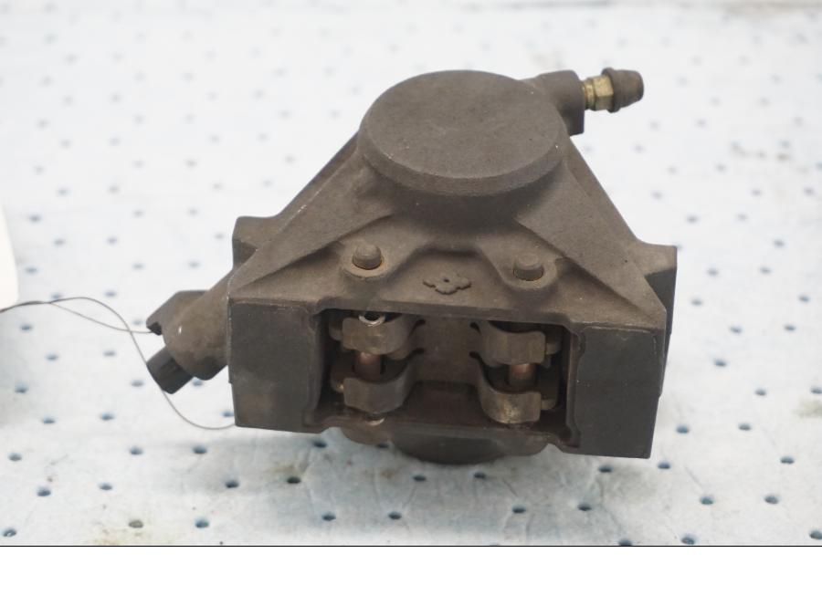 VÀnster sida pÄ Bromsok frÄn en Yamaha YZF 1000 R1 -2001 motorcykel.