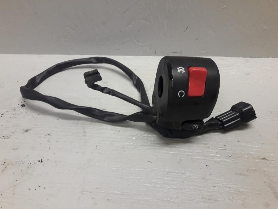 Framsidan på Styrelreglage från en Kawasaki ER-6N -2015 motorcykel.