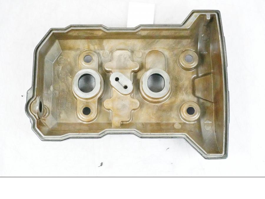 Snett uppifrån på Ventilkåpa från en BMW F 800 GS -2009 motorcykel.