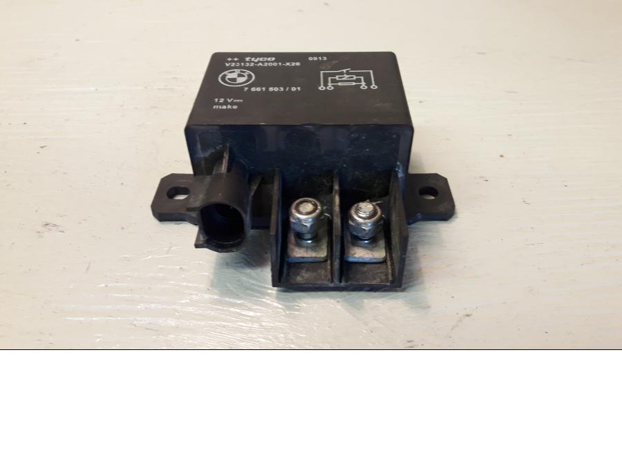 Baksidan på Startrelä från en BMW F 800 GS -2009 motorcykel.