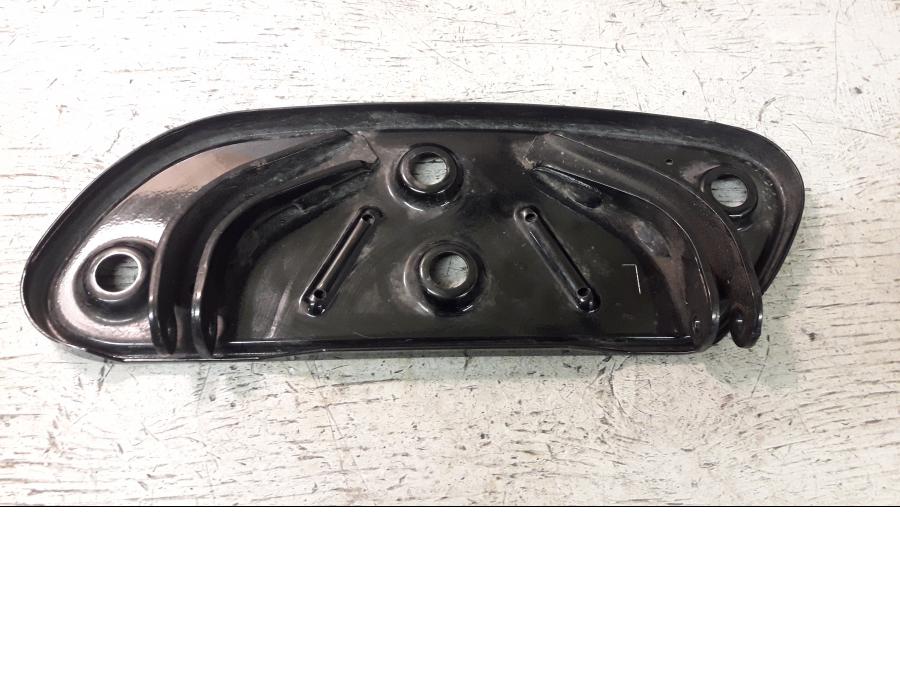 Baksidan på Fotplatta från en H-D Street Glide -2010 motorcykel.