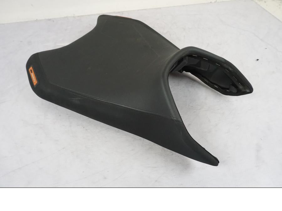 Baksidan pÄ Sadel frÄn en KTM 790 Duke -2018 motorcykel.