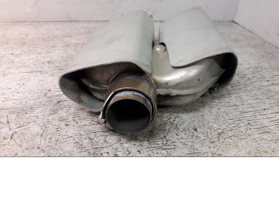 Vänster sida på Ljuddämpare från en Ducati Multistrada 1260 -2019 motorcykel.