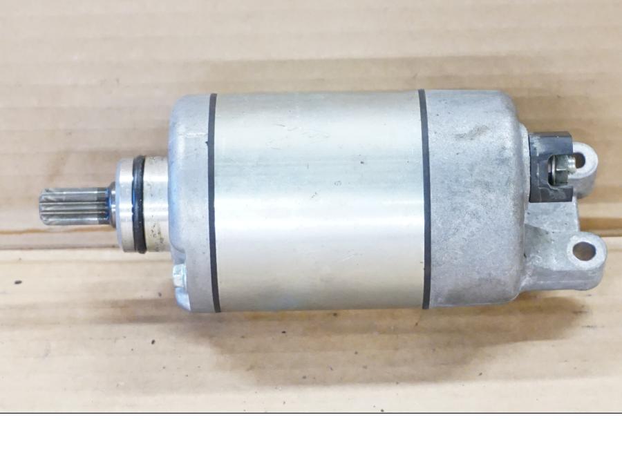 Framsidan på Startmotor från en Yamaha MT-09 Tracer -2019 motorcykel.