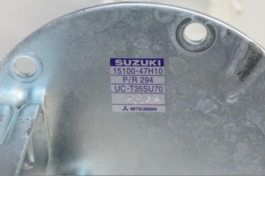 Baksidan pÄ Bensinpump insprut frÄn en Suzuki GSX-R 1000 -2013 motorcykel.