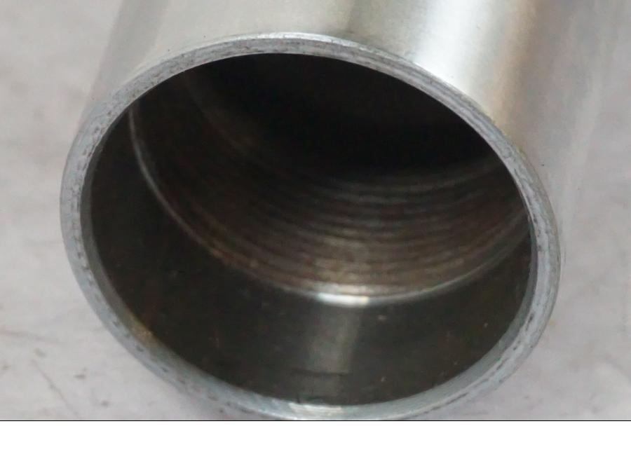 Extrabild5 på Gaffelben från en Suzuki K50 -1980 motorcykel.