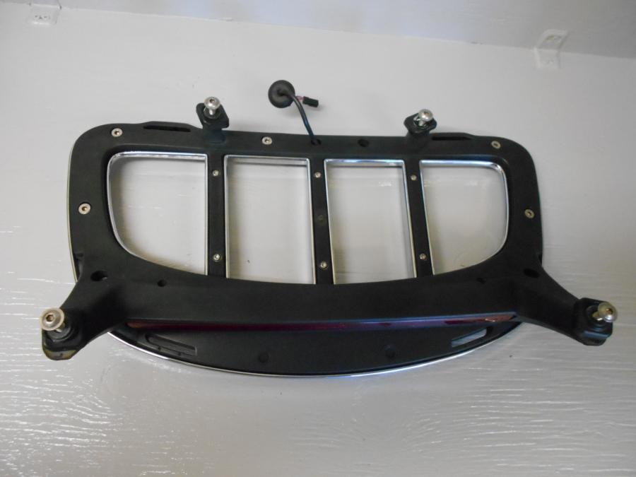 Vänster sida på Pakethållare från en BMW K 1200 LT -2007 motorcykel.