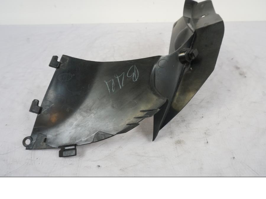 Snett uppifrån på Toppkåpsinsida från en Kawasaki ER-6F -2010 motorcykel.