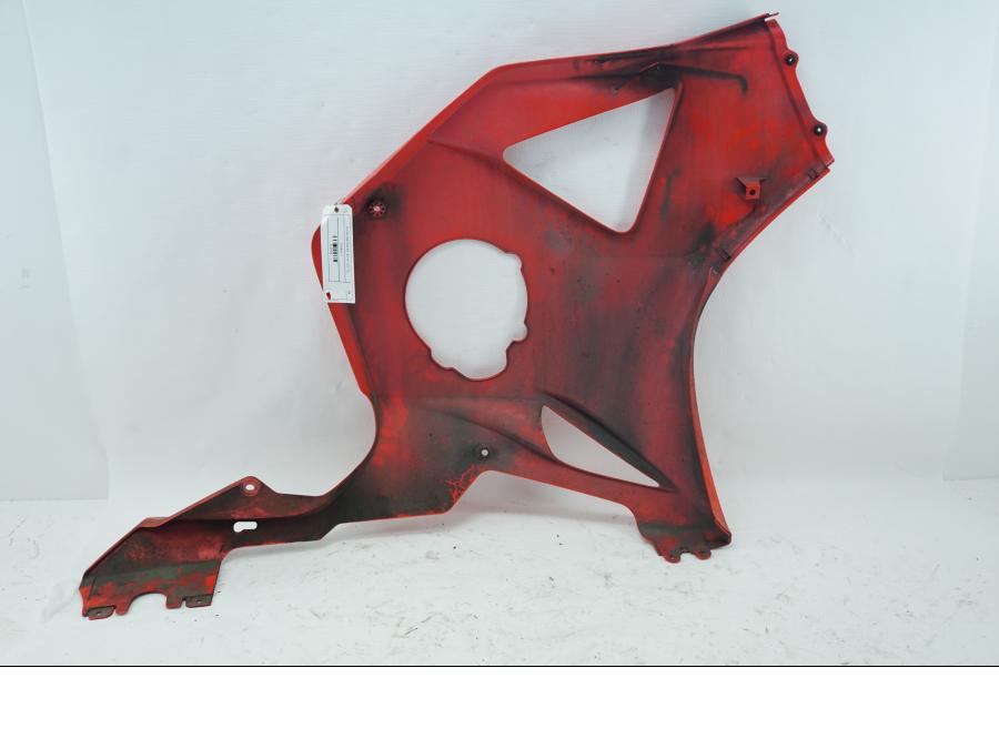 Baksidan på Sidkåpa från en Honda CBR 900 RR -2003 motorcykel.