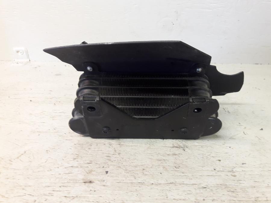 Baksidan på Oljekyl från en BMW R 1150 R -2004 motorcykel.