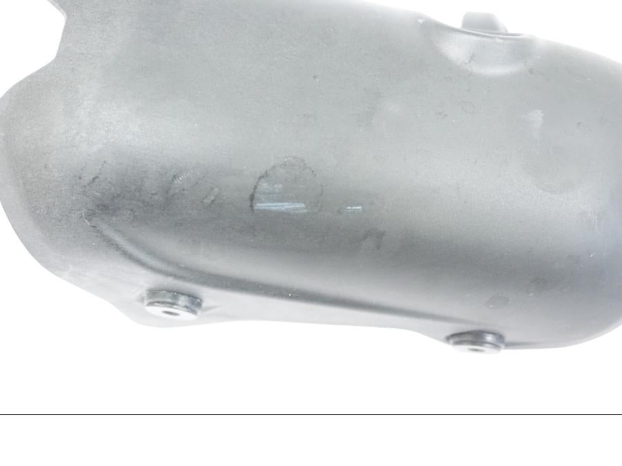 Snett uppifrån på Värmeskydd från en Ducati Desert X -2022 motorcykel.