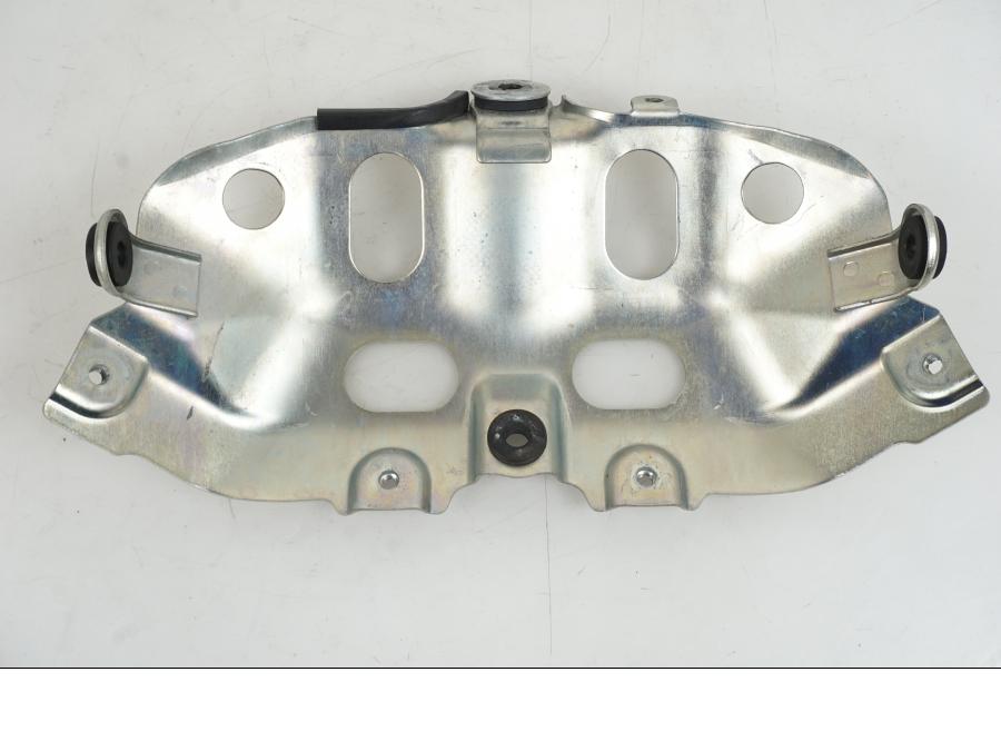 Vänster sida på Bensintankfäste från en Suzuki GSX-R 1000 -2007 motorcykel.