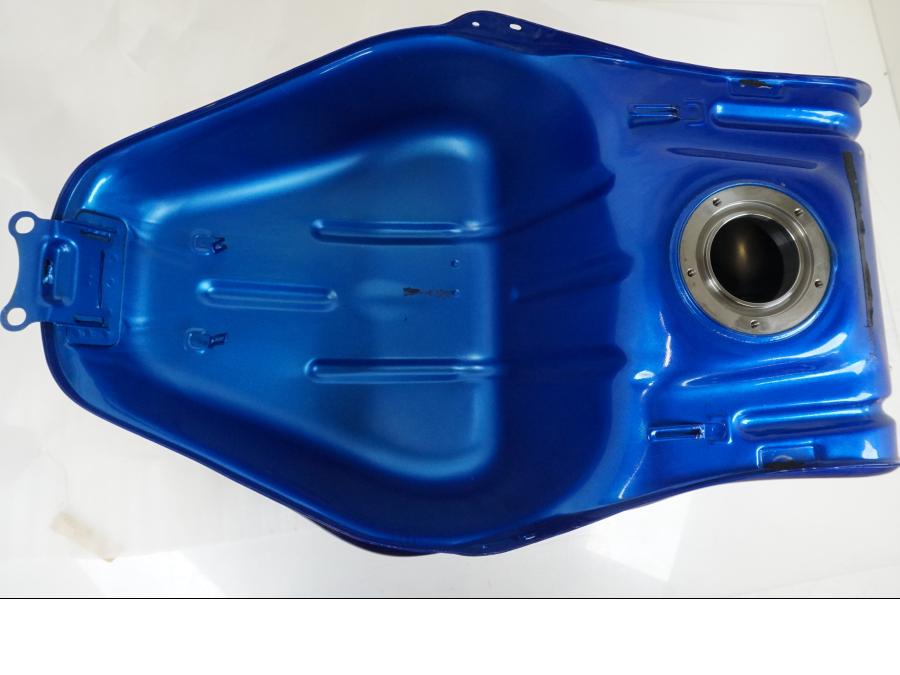 Extrabild2 på Bensintank från en Suzuki GSX1300RA -2015 motorcykel.