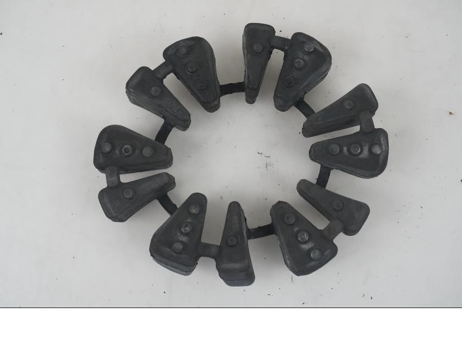 Baksidan på Ryckutjämnare från en Triumph Daytona 675 -2010 motorcykel.