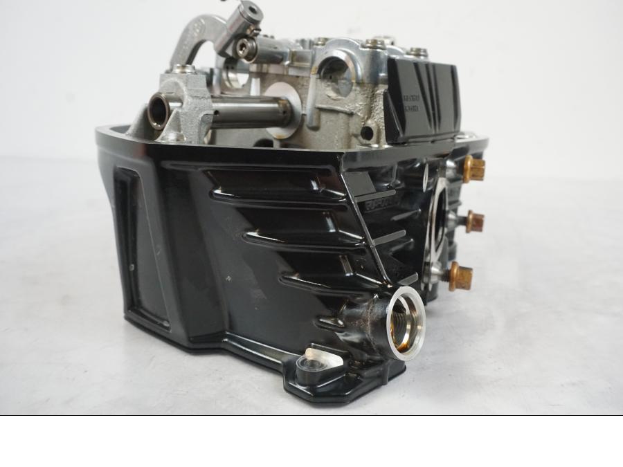 Höger sida på Topplock från en BMW R 1250 GS -2021 motorcykel.