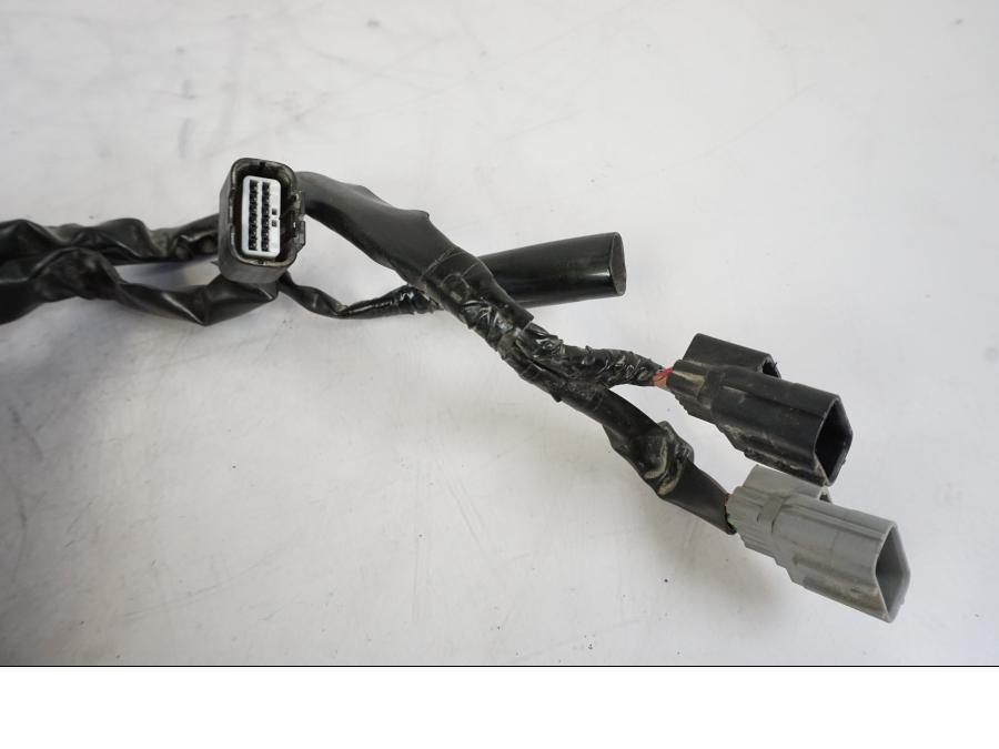 Vänster sida på Kabelstam från en Honda CRF 1000 Africa Twin -2016 motorcykel.