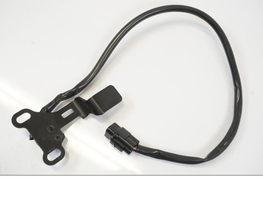 Vänster sida på Bromsljuskontakt från en Triumph Trident -2021 motorcykel.