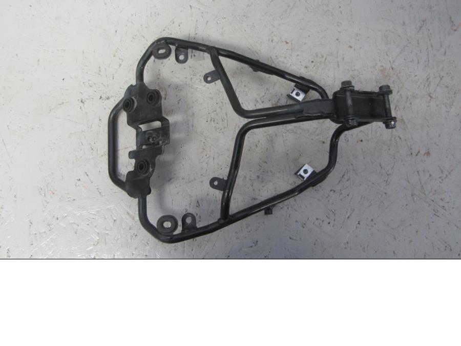 Baksidan på Toppkåpstag från en Yamaha XT660Z Tenere -2009 motorcykel.