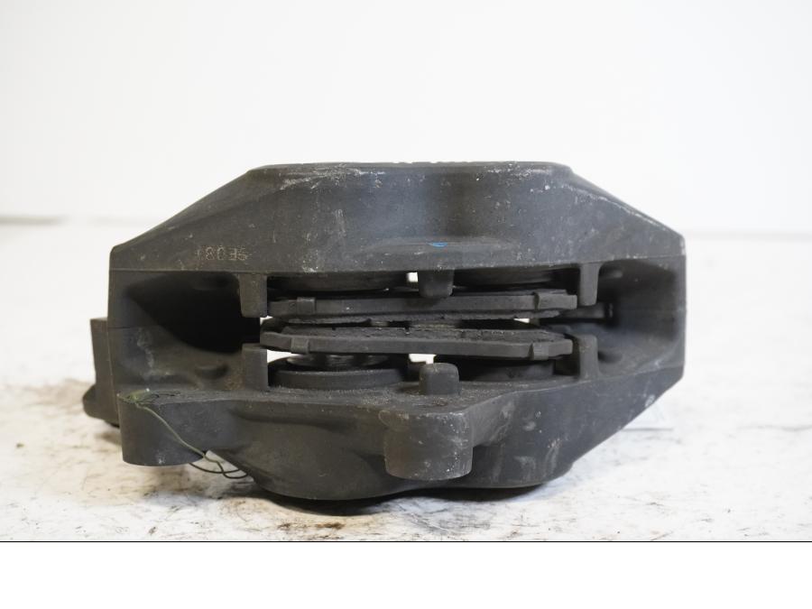 Höger sida på Bromsok från en BMW K 1300 GT -2009 motorcykel.