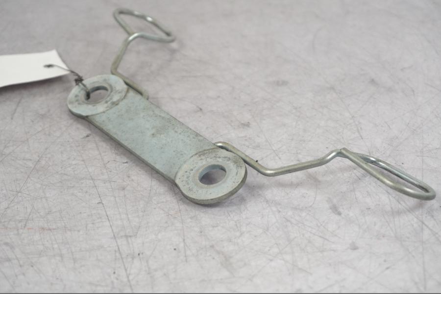 Höger sida på Fästplatta från en Suzuki VZ 800 -2000 motorcykel.