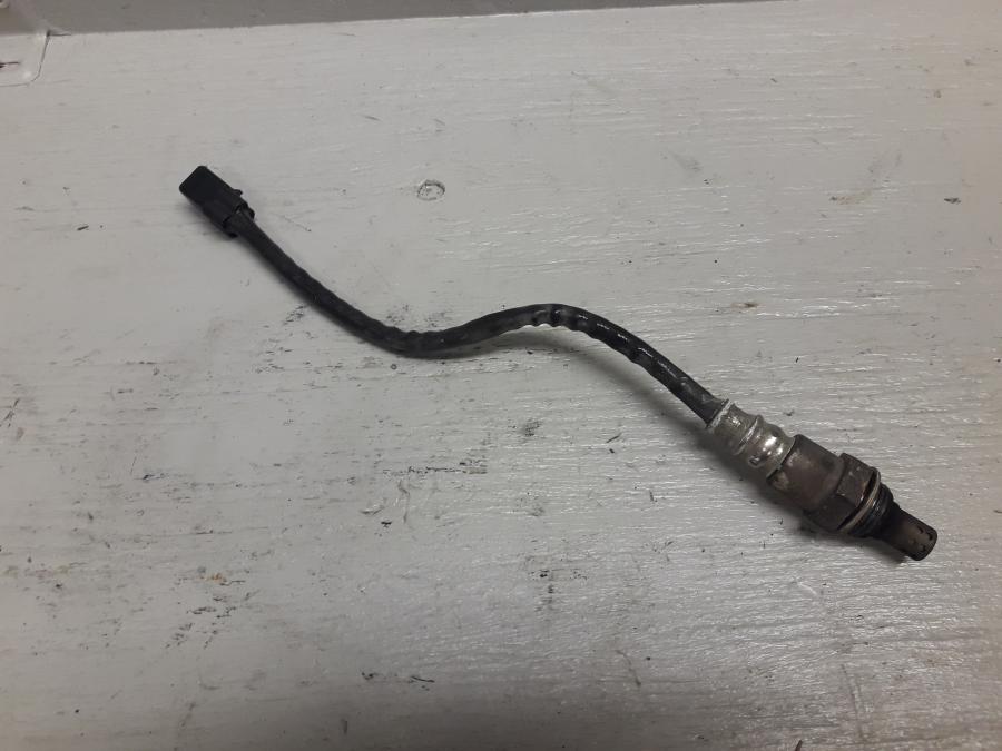 Framsidan på Lambdasond från en Kawasaki ER-6N -2015 motorcykel.