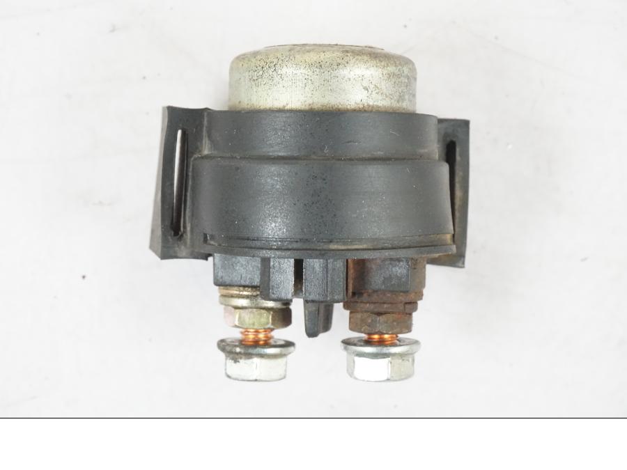 Höger sida pÄ StartrelÀ frÄn en Kawasaki KL 650A -1987 motorcykel.