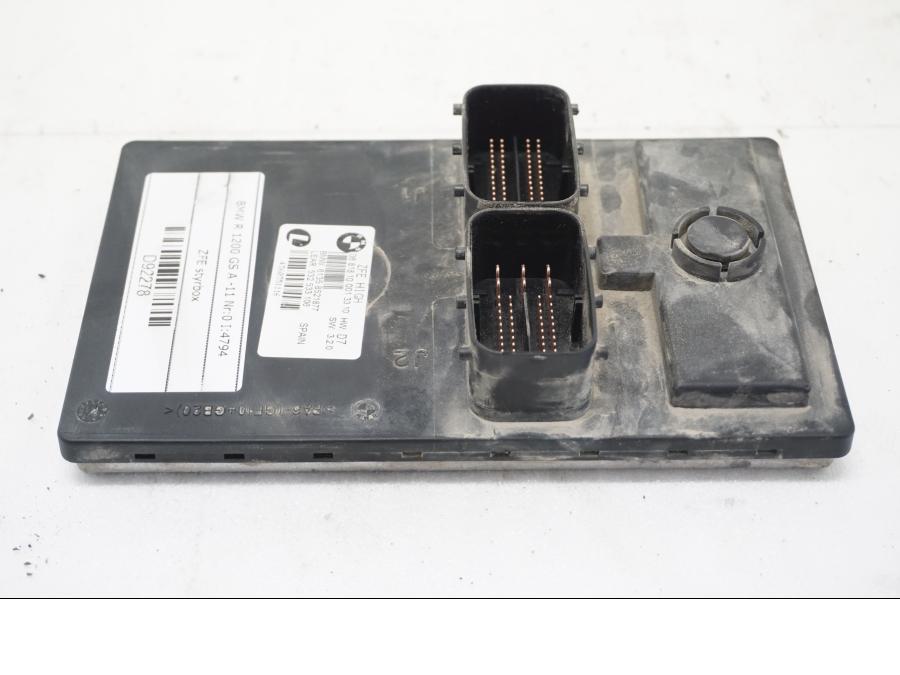 Framsidan på ZFE styrbox från en BMW R 1200 GSA -2011 motorcykel.