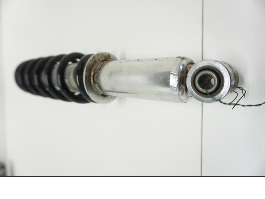 Baksidan på Stötdämpare från en BMW R 1100 R -1995 motorcykel.