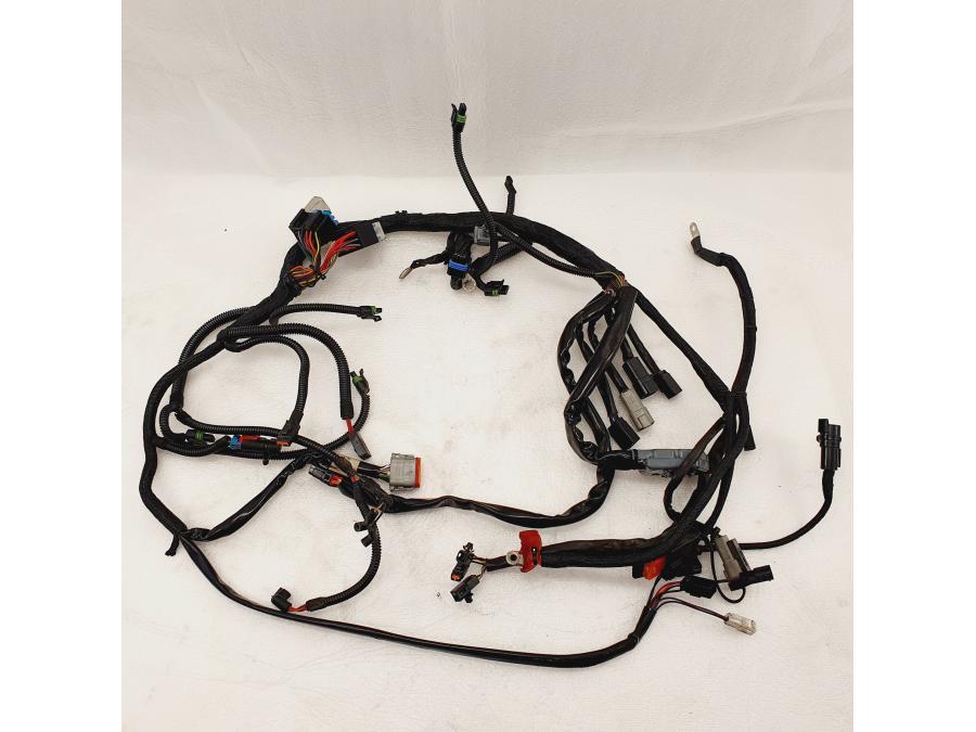 Framsidan på Kabelstam från en H-D V-Rod 1130 -2005 motorcykel.