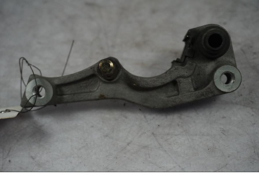 Höger sida på Bromsoksfäste från en Honda XL 650 V -2000 motorcykel.