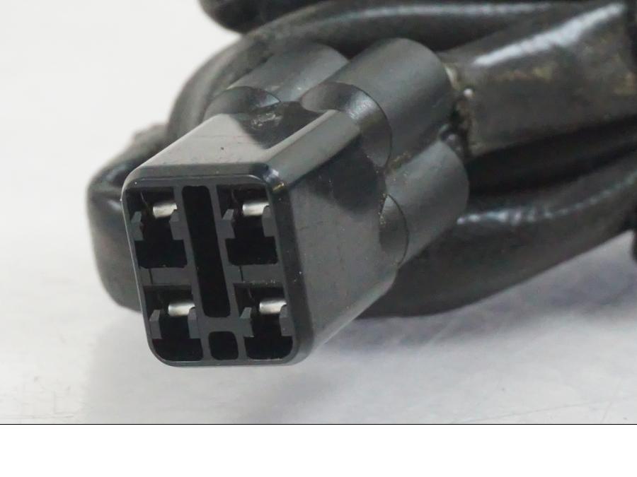 Vänster sida på Lambdasond från en KTM 1290 Super Duke R -2022 motorcykel.