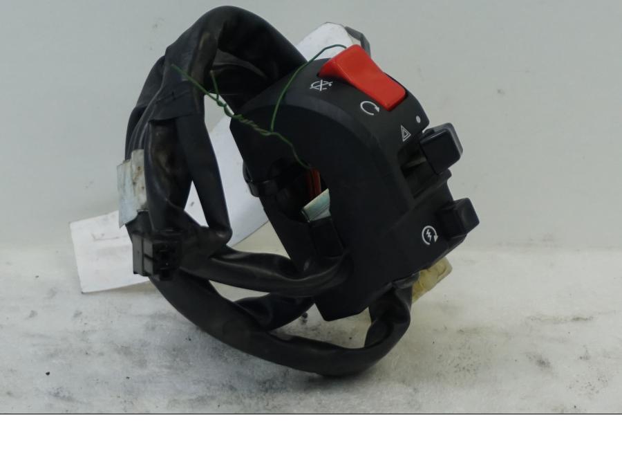 Höger sida på Styrelreglage från en Suzuki DL 1000 -2016 motorcykel.