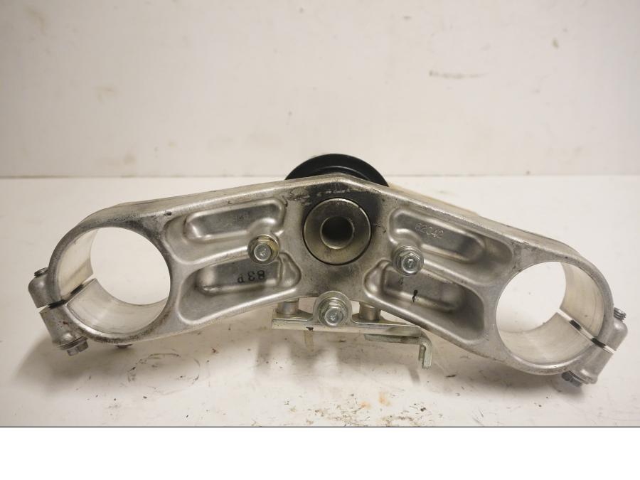 Baksidan på Gaffelkrona från en Kawasaki ZZ-R 1400 -2010 motorcykel.