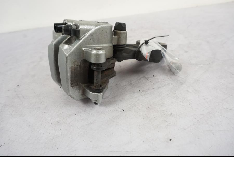 Höger sida på Bromsok från en KTM 790 Duke -2018 motorcykel.