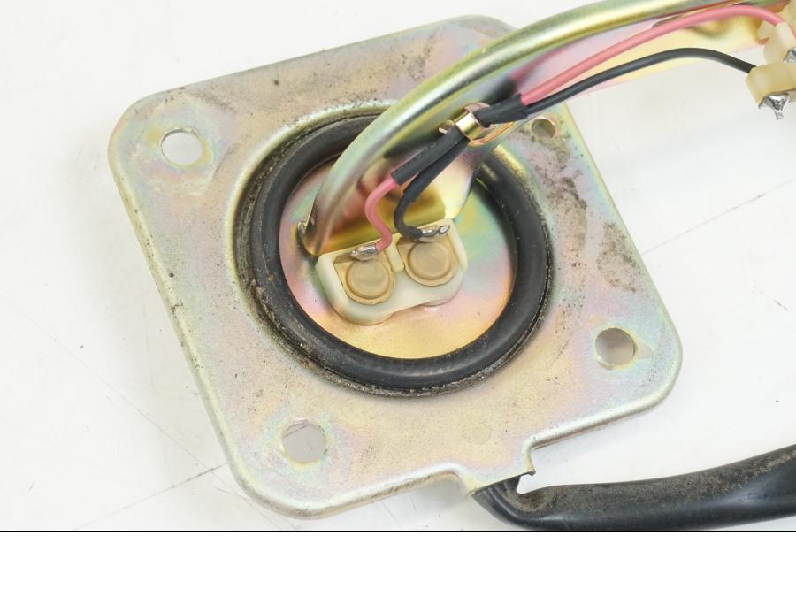 Snett uppifrån på Bensinmätare från en Honda VFR 800 -2003 motorcykel.