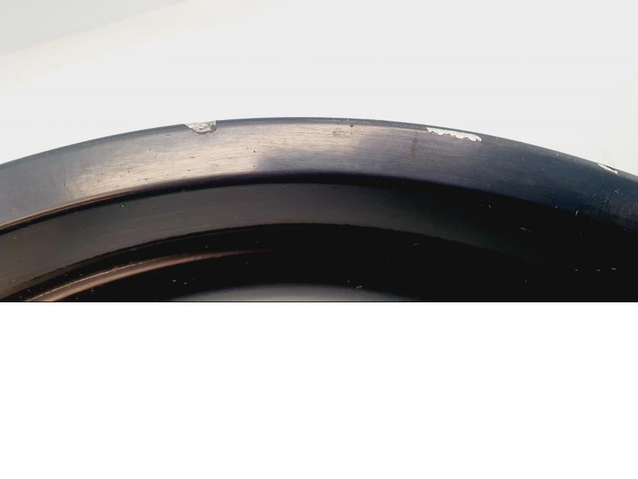 Vänster sida på Fälg från en Ducati Monster 696 -2008 motorcykel.