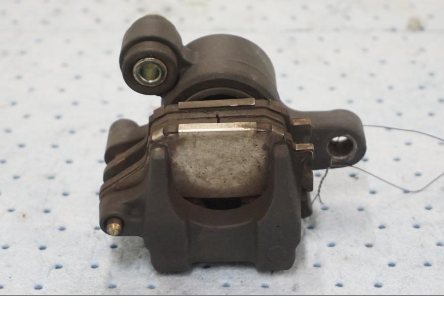 Baksidan på Bromsok från en Yamaha YZF 1000 R1 -2006 motorcykel.