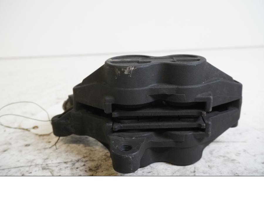 Höger sida på Bromsok från en Triumph TT 600 -2001 motorcykel.