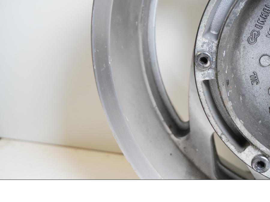 Extrabild6 på Fälg från en Honda VTX 1800 -2002 motorcykel.