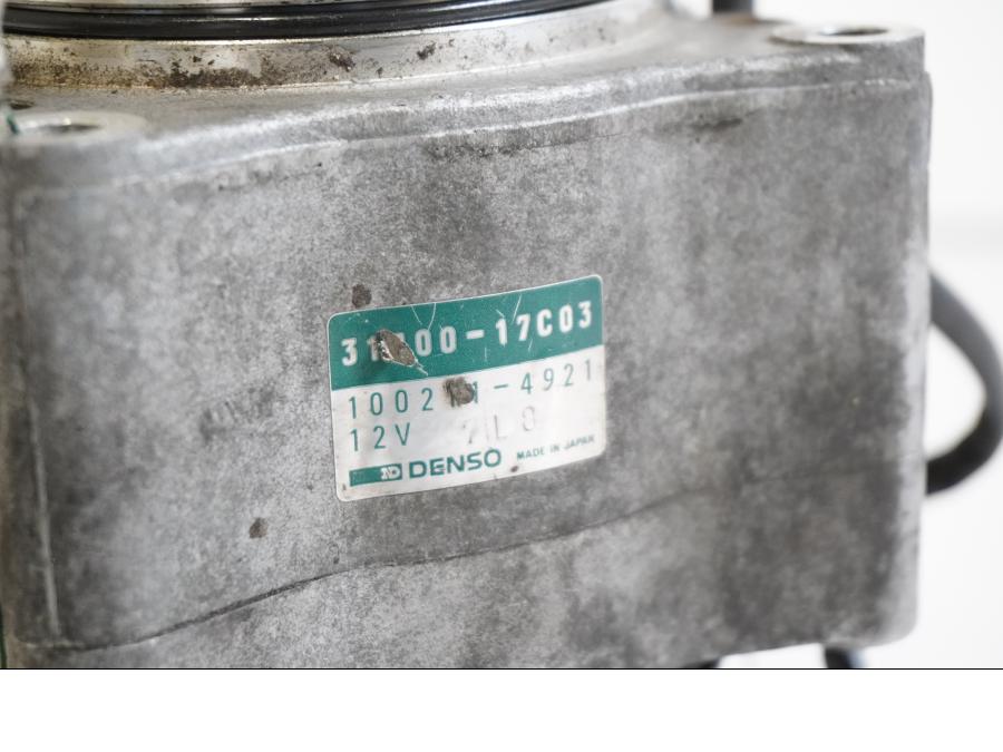 Höger sida på Generator från en Suzuki GSX-R 1100 -1992 motorcykel.