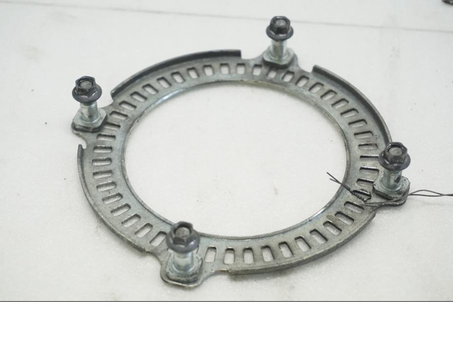 Framsidan på ABS krans från en MV Agusta Brutale 800 -2014 motorcykel.