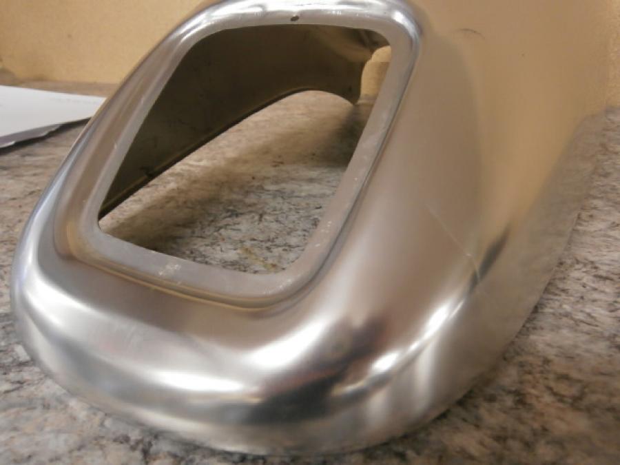 Höger sida på Bakskärm från en H-D V-Rod 1130 -2002 motorcykel.