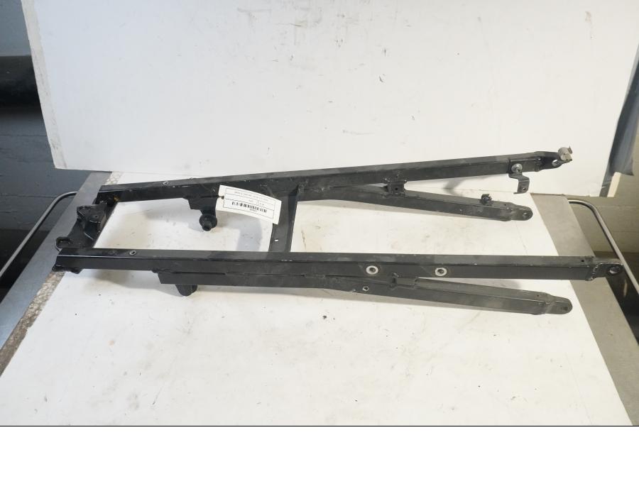 Höger sida på Bakram från en BMW S 1000 RR -2010 motorcykel.