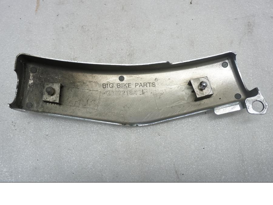 Snett uppifrån på Ramplast från en Suzuki VL 800 -2004 motorcykel.