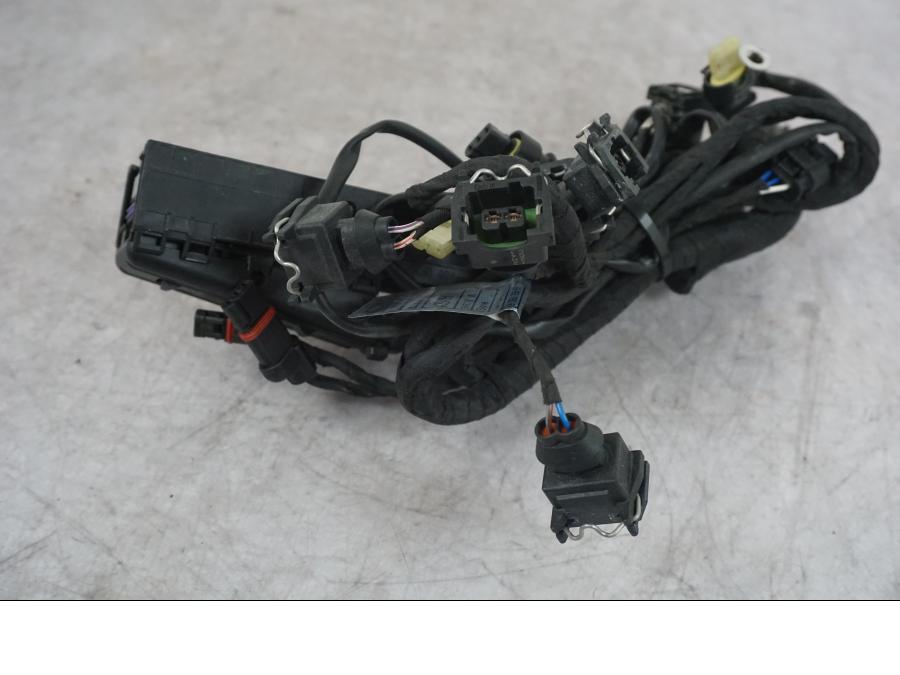 Snett uppifrån på Kablage från en BMW F 800 R -2018 motorcykel.